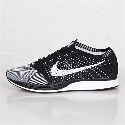 nike flyknit racer damen schwarz weiß|Nike Flyknit racer women's.